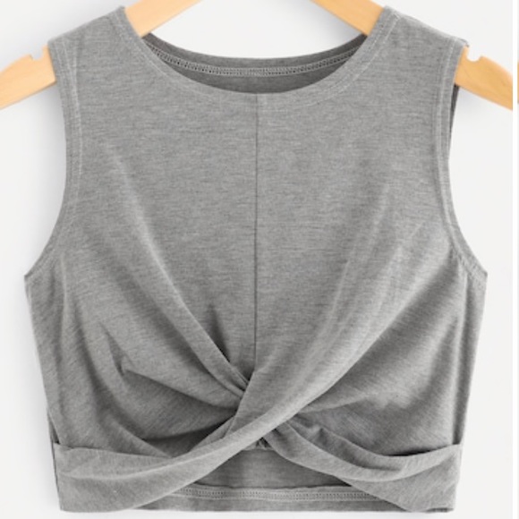 Crop grey shirt with design in front - Picture 2 of 2